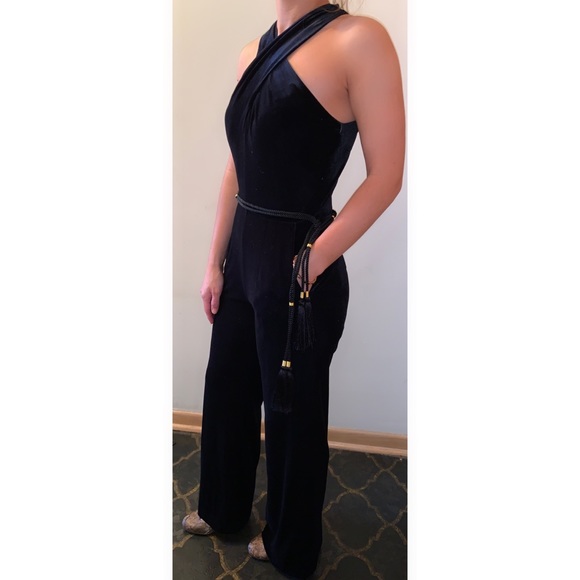 💫Host Pick💫 NWT Tahari Velvety Halter Style Jumpsuit - Picture 2 of 6